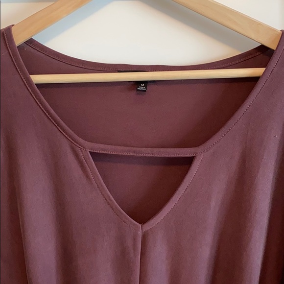 Lucky brand Ruched tshirt. - Picture 3 of 5